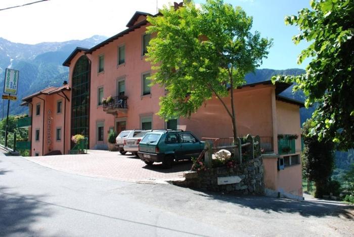 Hotel Torre Sondalo Eksteriør bilde
